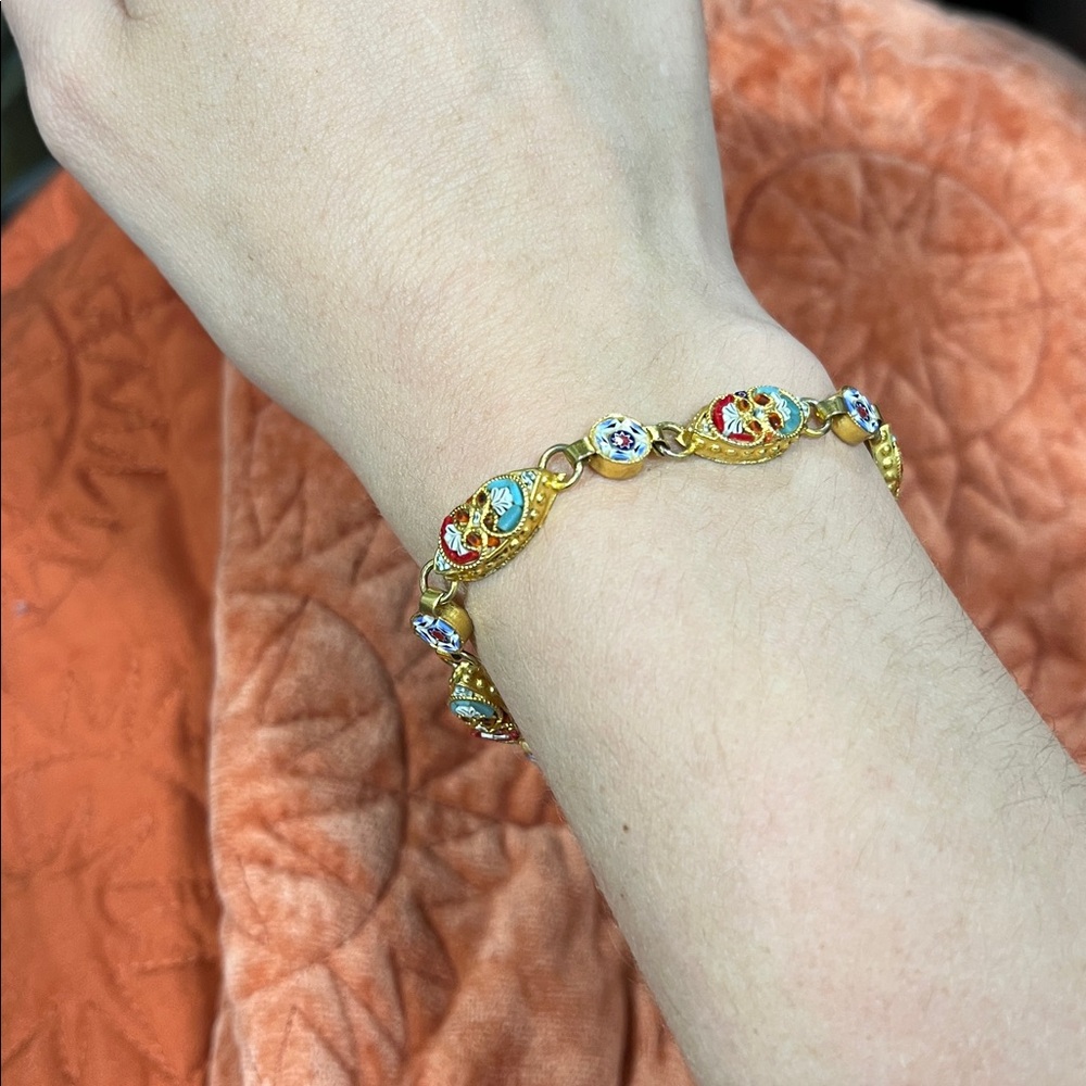 VTG Gold-Tone Enamel Floral Bracelet